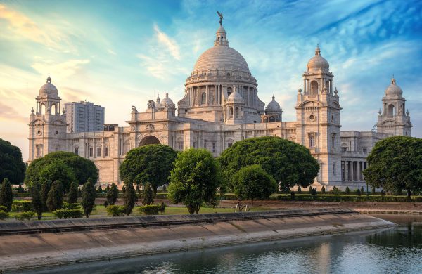 victoria-memorial-architectural-monument-museum-kolkata-shutterstock_643469977.jpg_bea19c345c